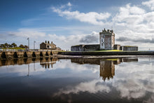Load image into Gallery viewer, Broughty Castle and Barracks
